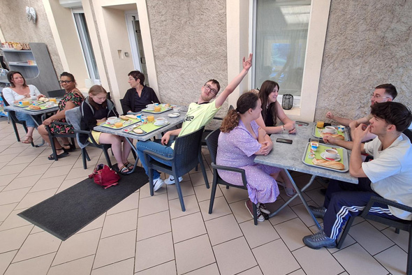 Le petit-déjeuner tous ensemble