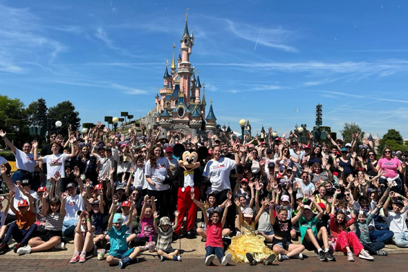Photo souvenir avec Mickey !