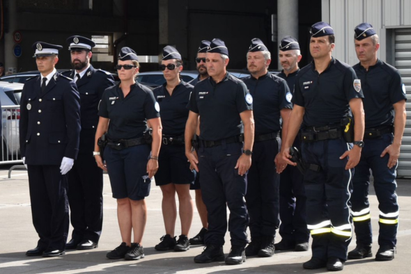 Orphéopolis – rassemblement de policiers en uniforme lors de la commémoration des policiers morts en service à Bordeaux le 24 juin