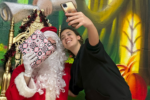 un selfie avec le Père Noël