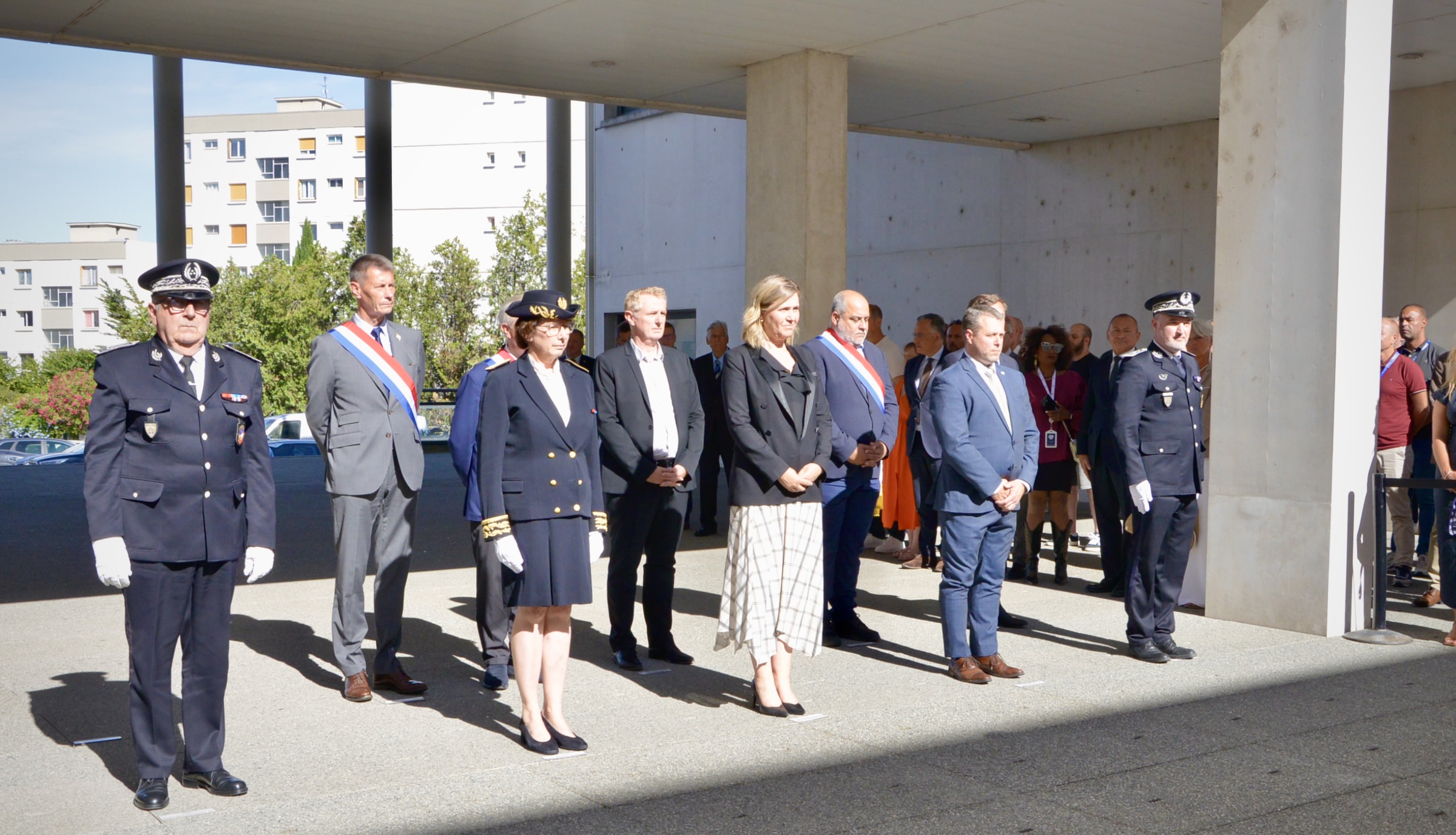 photo de groupe en présence de notre président au coté de Madame Yaël Braun-Pivet, présidente de l’Assemblée nationale