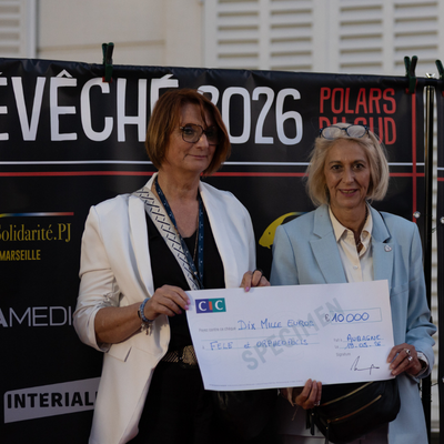 remise du dons de 10 000 euros