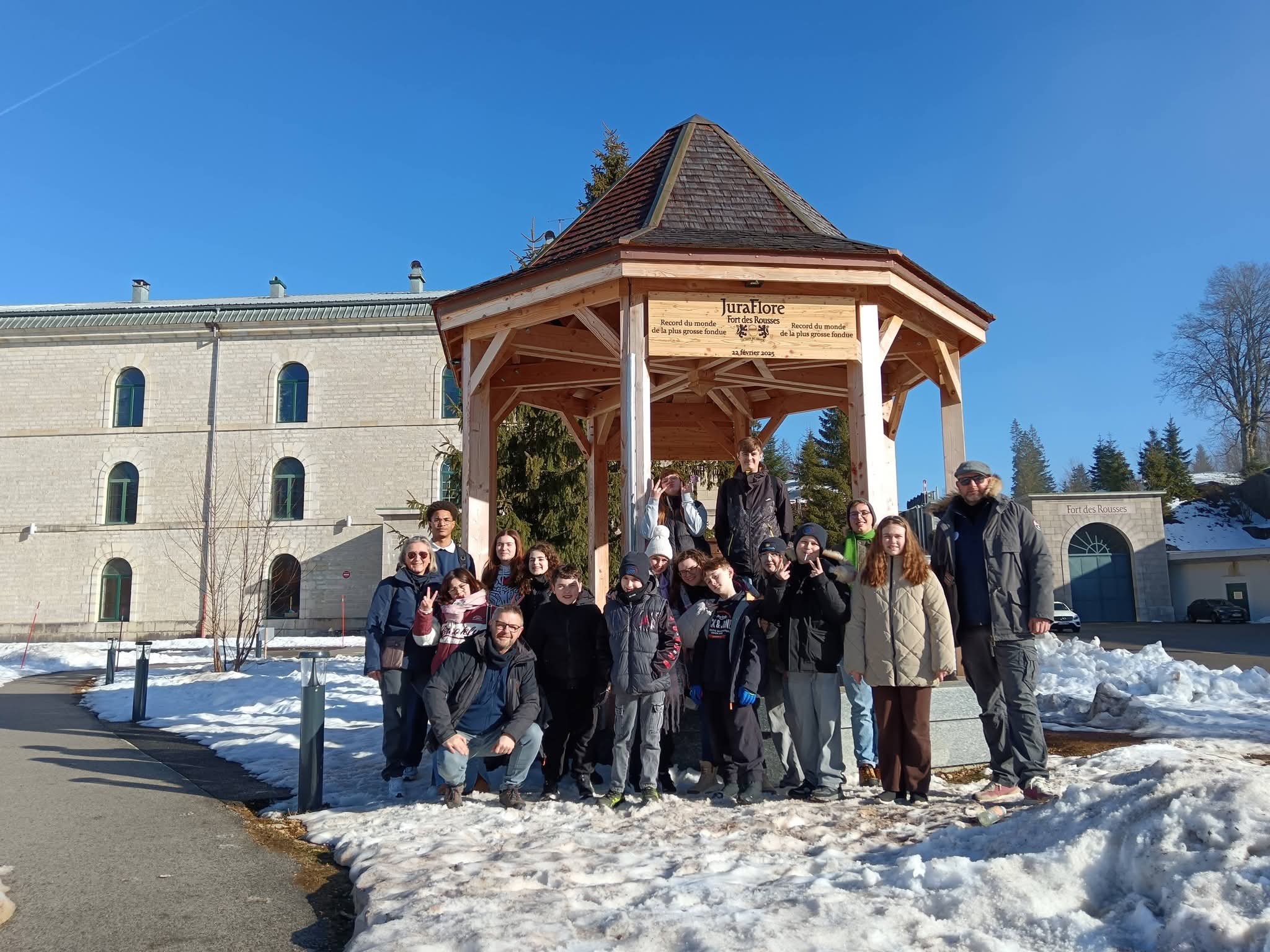 Photo de groupe avec nos protégés et les accompagnents