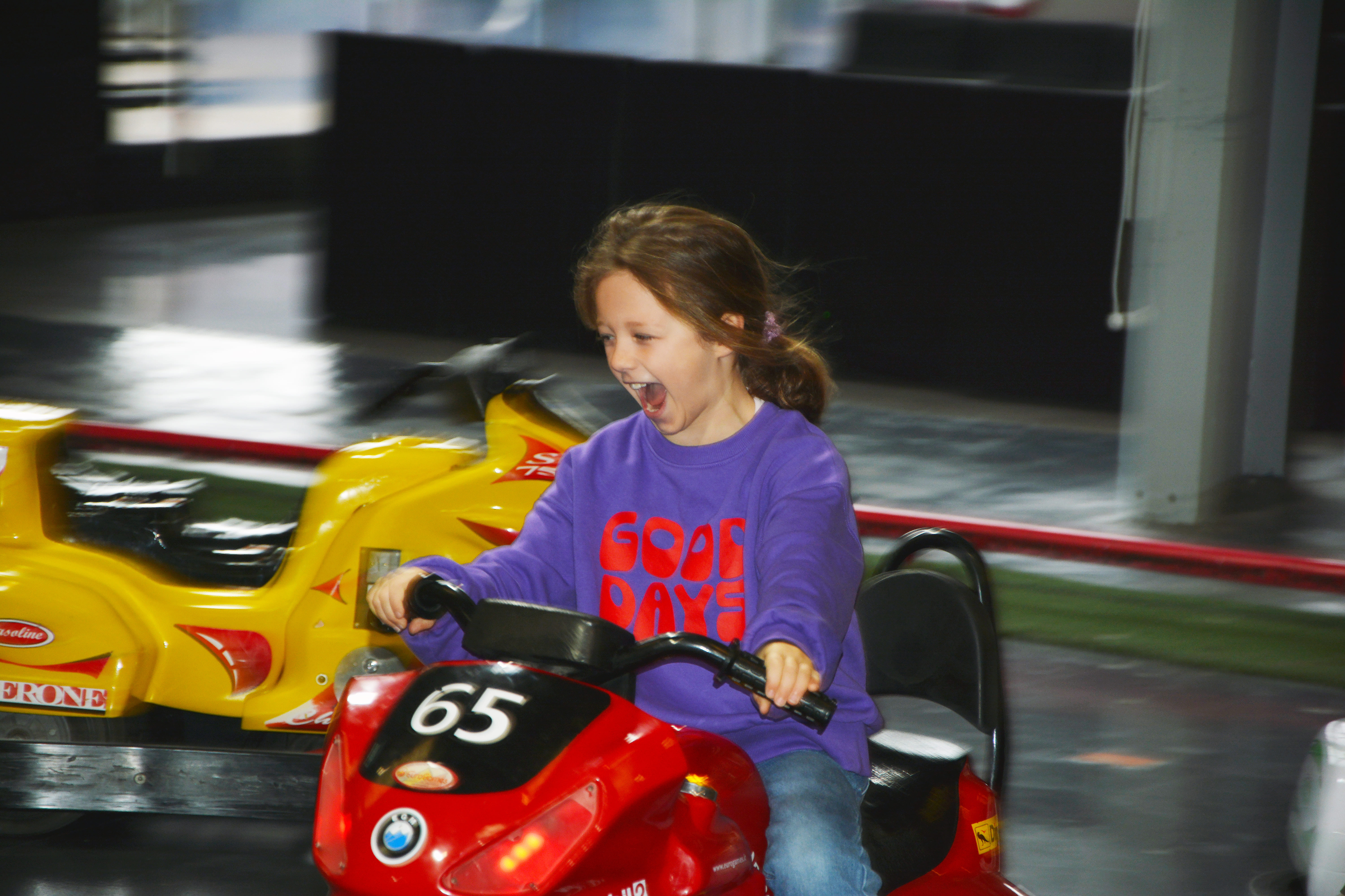 petite fille qui joue